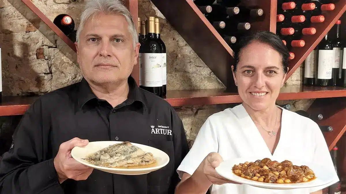 Barcelona buena y barata: sardinas en escabeche y butifarra 'amb fesols', cocina catalana tradicional para desayunar en Arturo