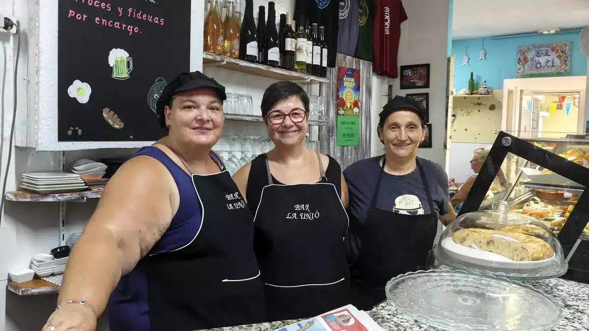 Barcelona buena y barata: 'esmorzar de forquilla' y guisos memorables en el Bar La Unió del Poblenou